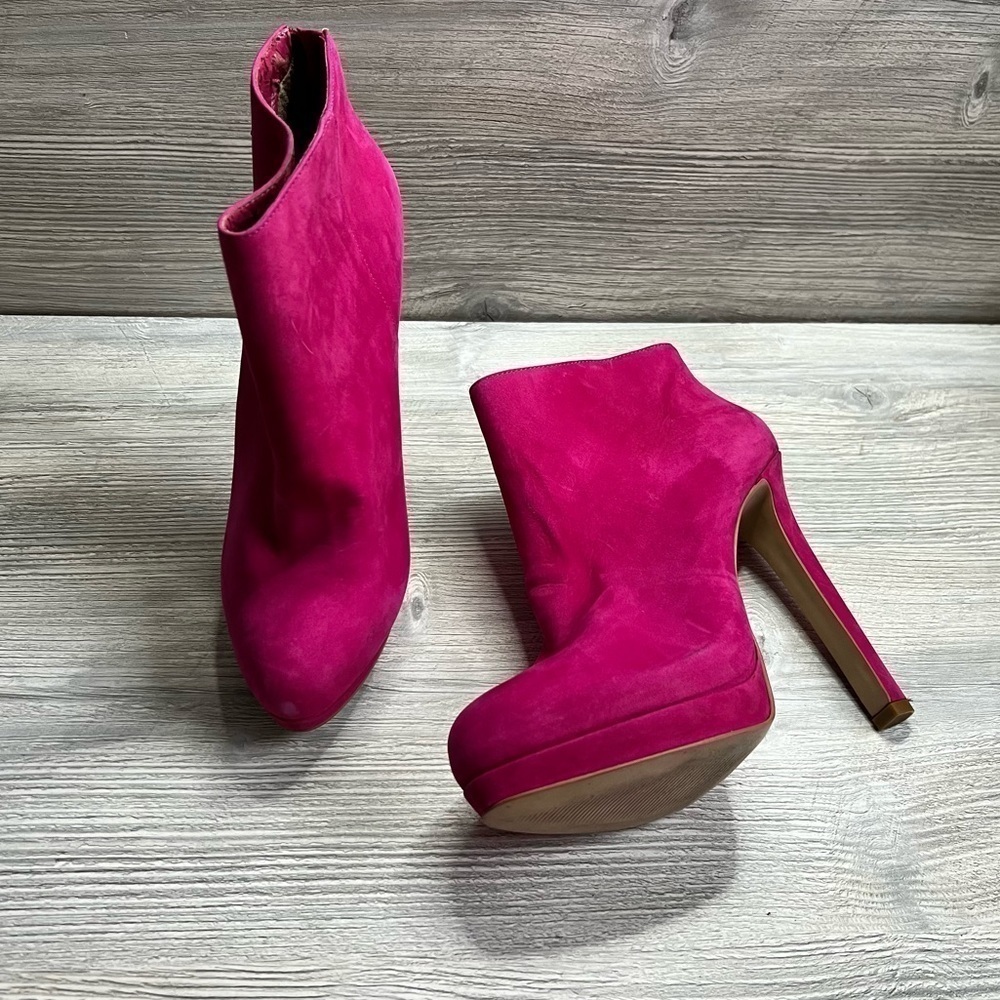 Steven Macki stiletto bootie in fuchsia pink zipper heel Barbie color size 10